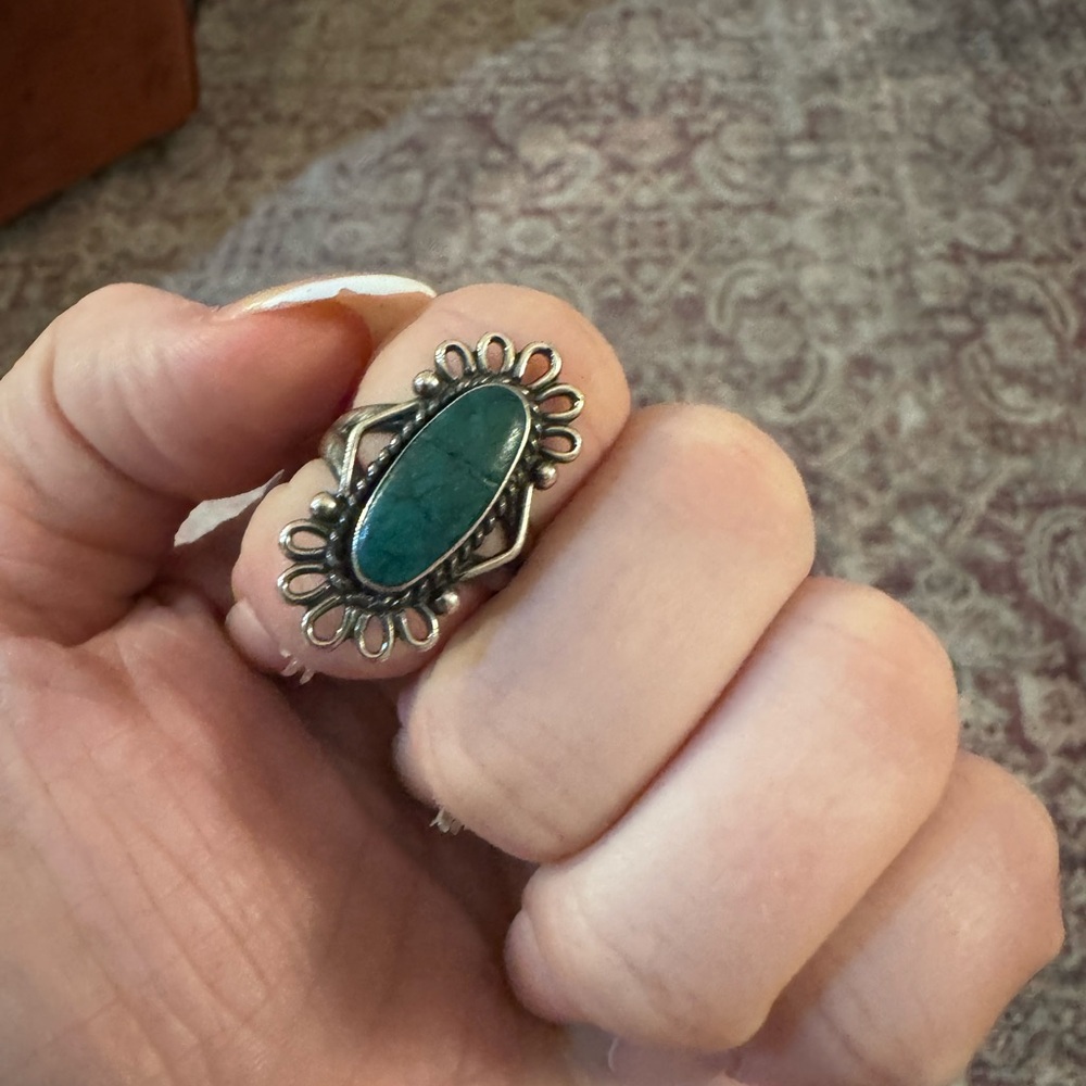 Beautiful Western Style Ring 🤍